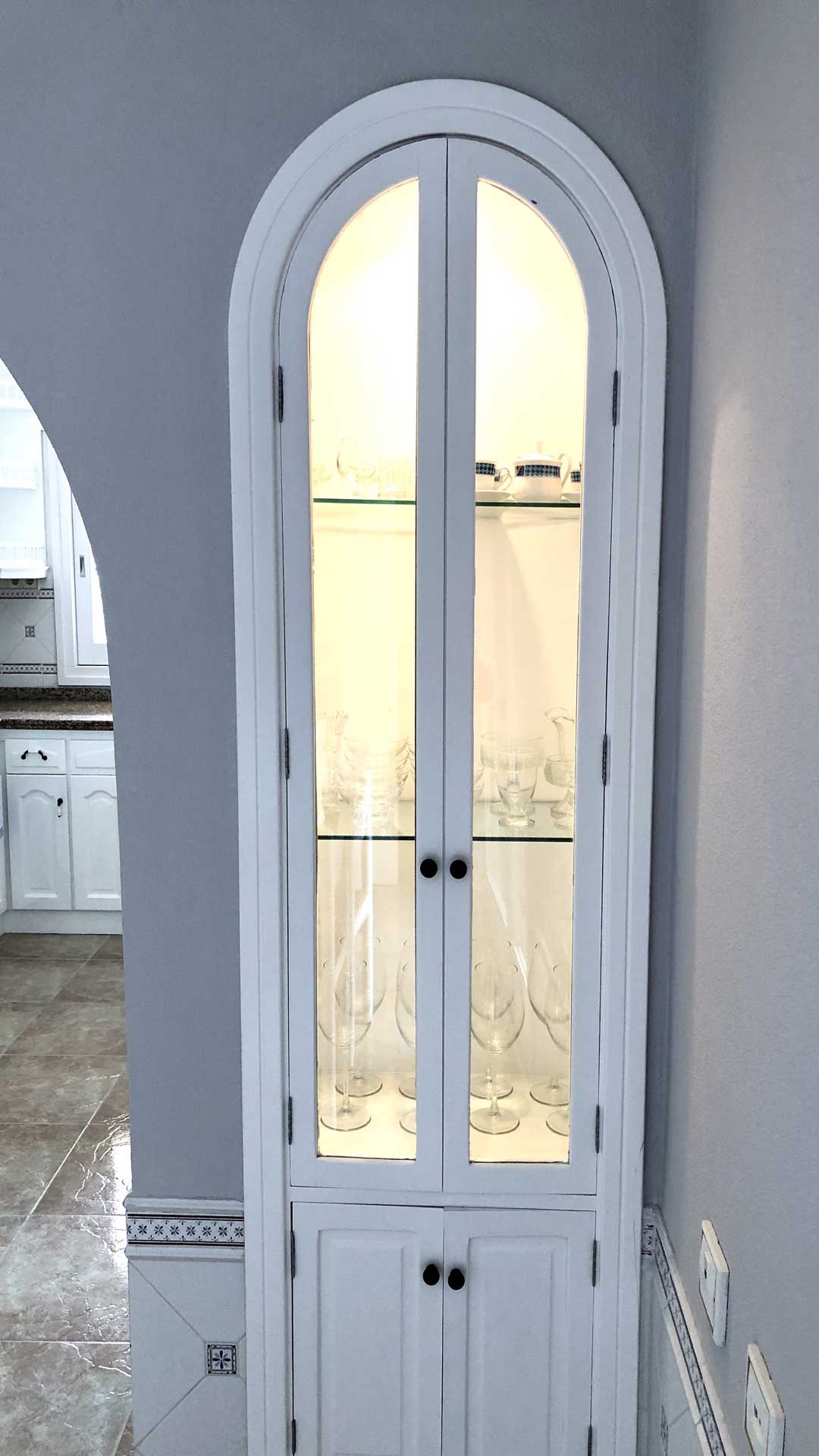 vitrina lacado en blanco